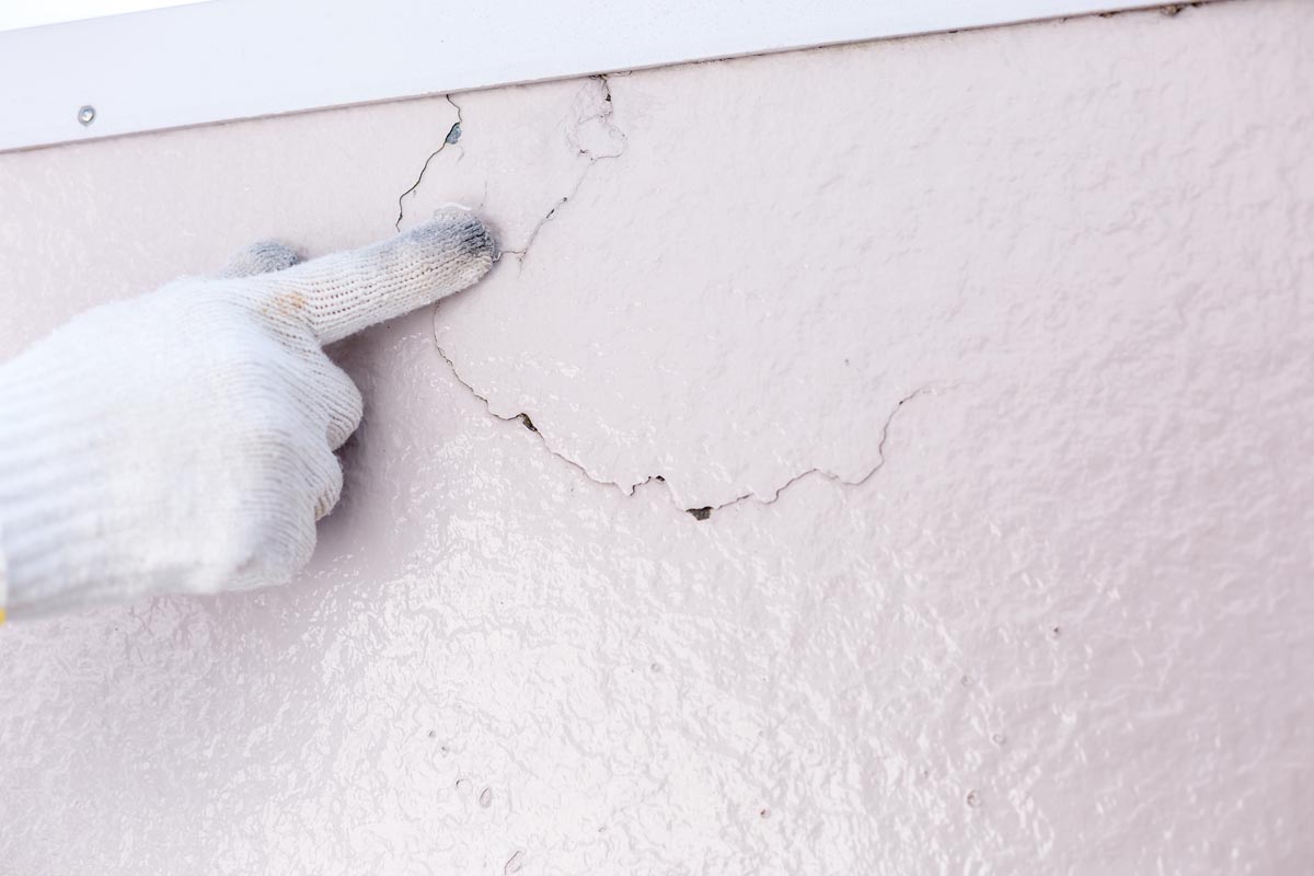 家の築年数から考える、築何年で外壁塗装を業者に依頼するべき？